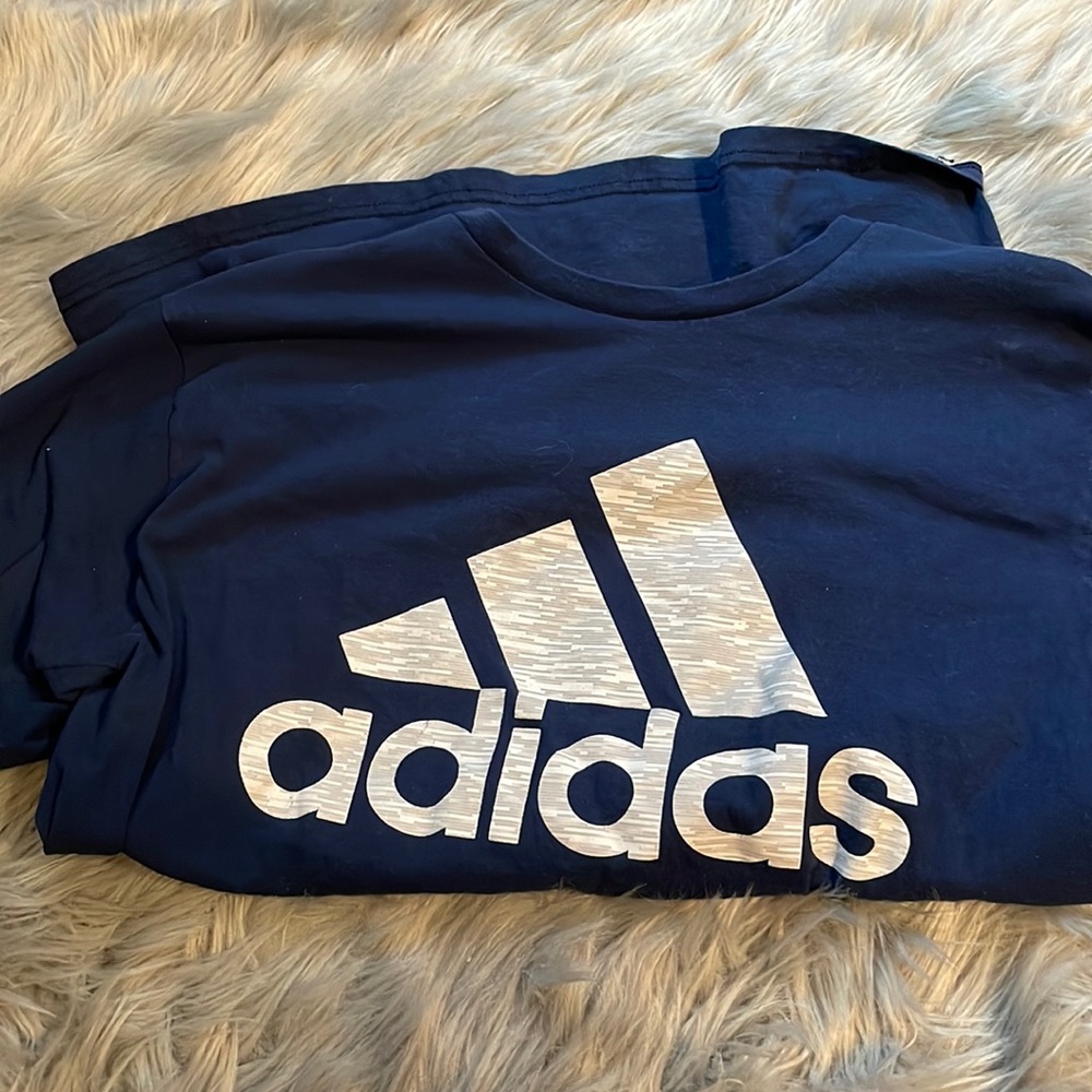 ADIDAS tshirt